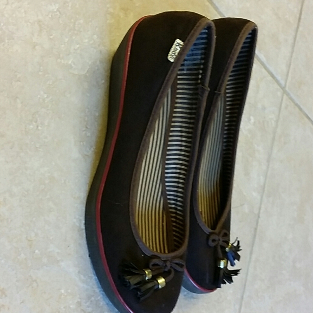 Shoes - Picture 2 of 2